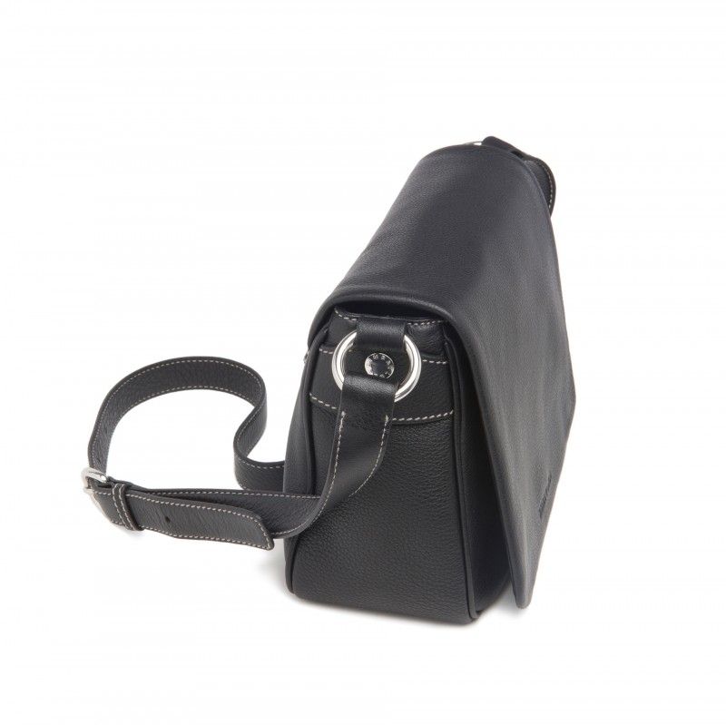 Bolsos Bimba y Lola - Bandolera negra con solapa