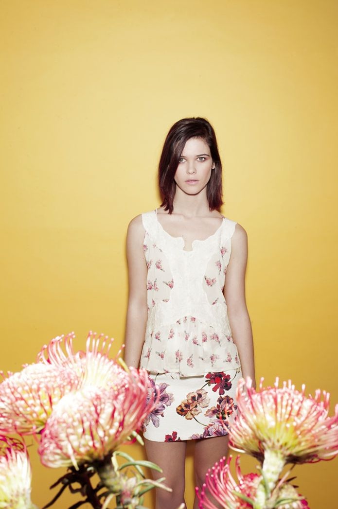 Catálogo Sfera - Falda y camisa estampadas Catálogo Sfera - Falda y camisa estampadas