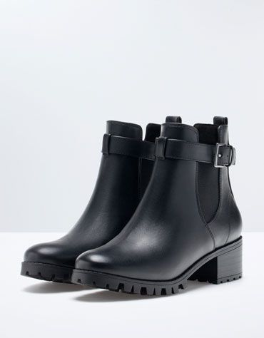 Botas con elásticos en los laterales
