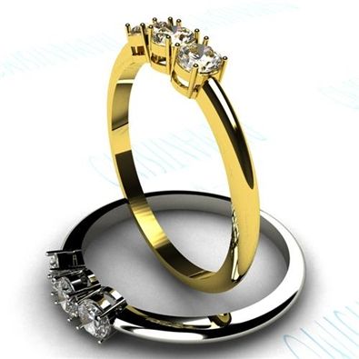 Anillo de compromiso con 3 diamantes