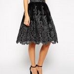 Falda midi de encaje