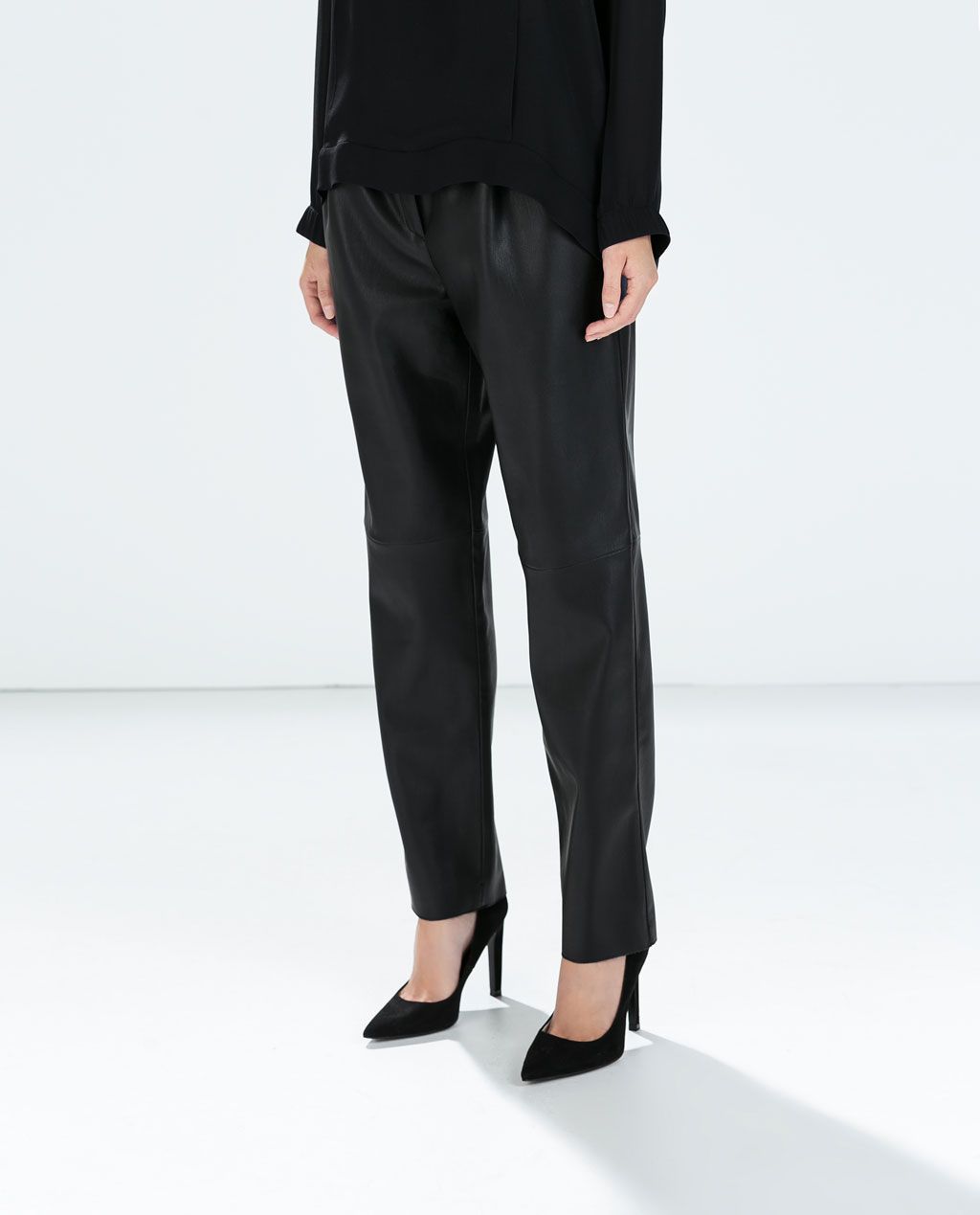 Pantalón fluido polipiel Pantalón fluido polipiel