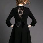 Vestido con encaje en la espalda