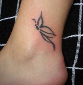 Tatuajes pequeños en el pie