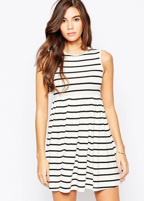 Prendas imprescindibles para el verano - Vestido de rayas marineras