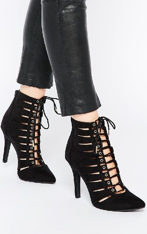 Zapatos de tacón con cordones; un must have de este otoño