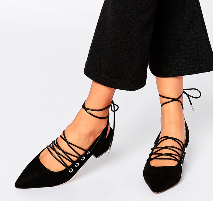 zapatos negros de vestir