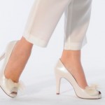 Zapatos blancos elegantes