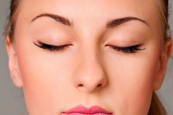 cómo pintar la raya del ojo cómo pintar la raya del ojo