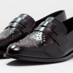 mocasin negro mujer
