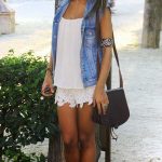 cómo combinar un chaleco vaquero