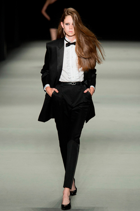▷ Cómo Combinar una Camisa Blanca de Mujer ⇒ 9 Looks ®