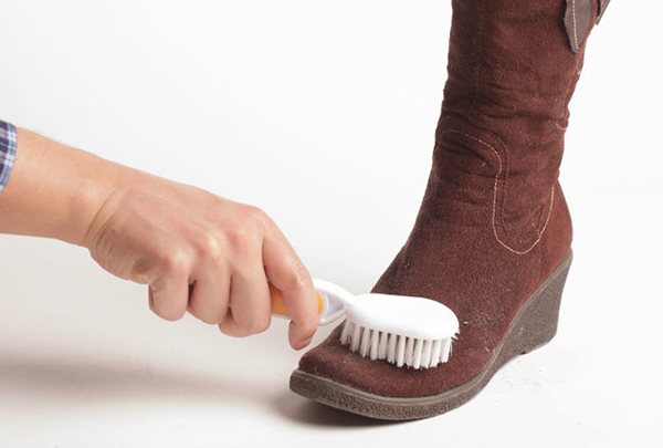 como limpiar los zapatos de gamuza