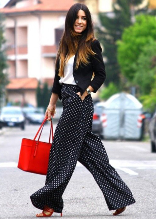 como combinar un pantalon estampado