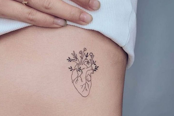 tatuajes en la pelvis para mujeres