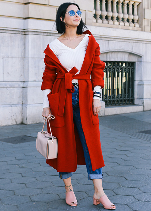 rojo y beige combinan