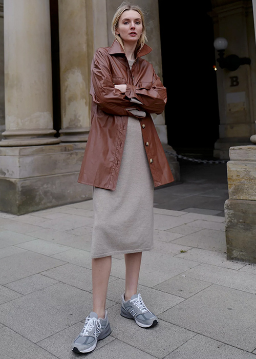 zapatillas gris de mujer