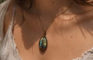 Collares de cuarzo: una joya artesanal para acompañarte cada día Joya artesanal online