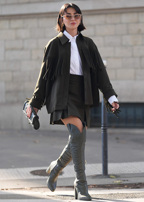 cómo llevar minifalda con botas cómo llevar minifalda con botas