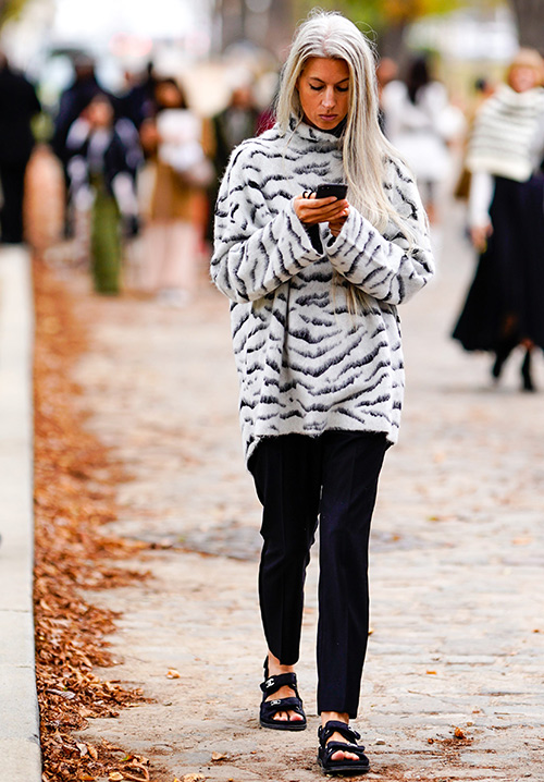 cómo combinar ropa de estampado tigre